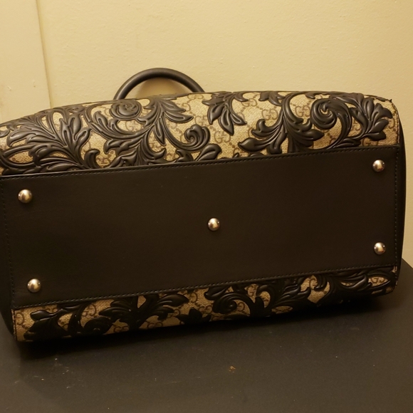 Gucci Handbag - Picture 4 of 4